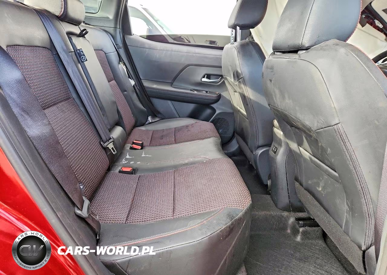 2025 Nissan Kicks Sr VIN:3N8AP6DA3SL401526 - 11