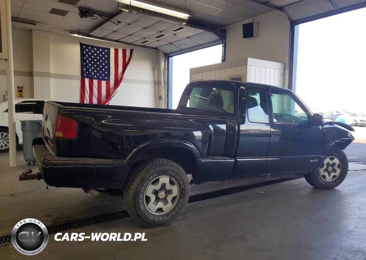 1999 Chevrolet S Truck S10 VIN:1GCDT19WXX8164826 - 3