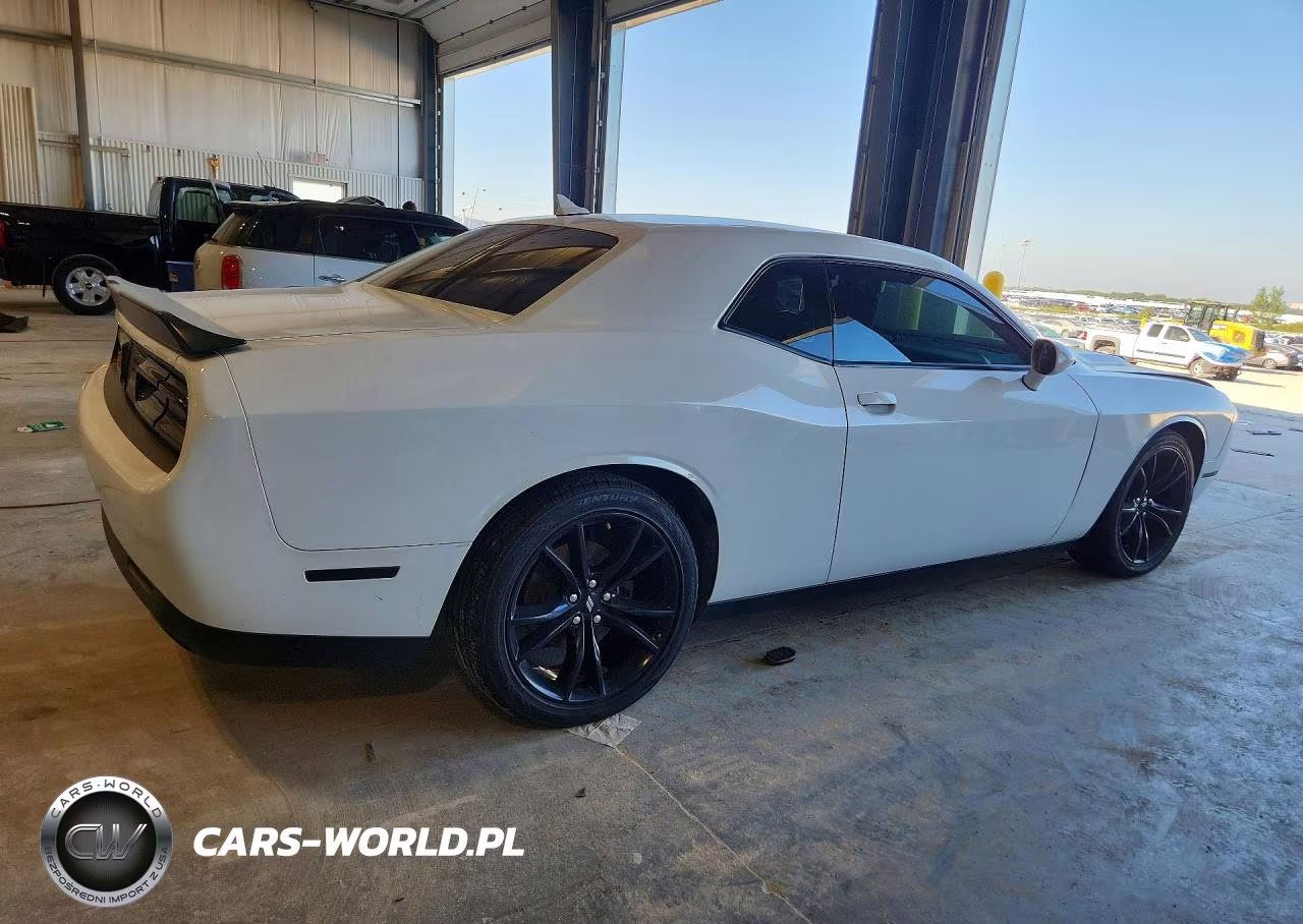 2018 Dodge Challenger Sxt VIN:2C3CDZAG1JH183721 - 3