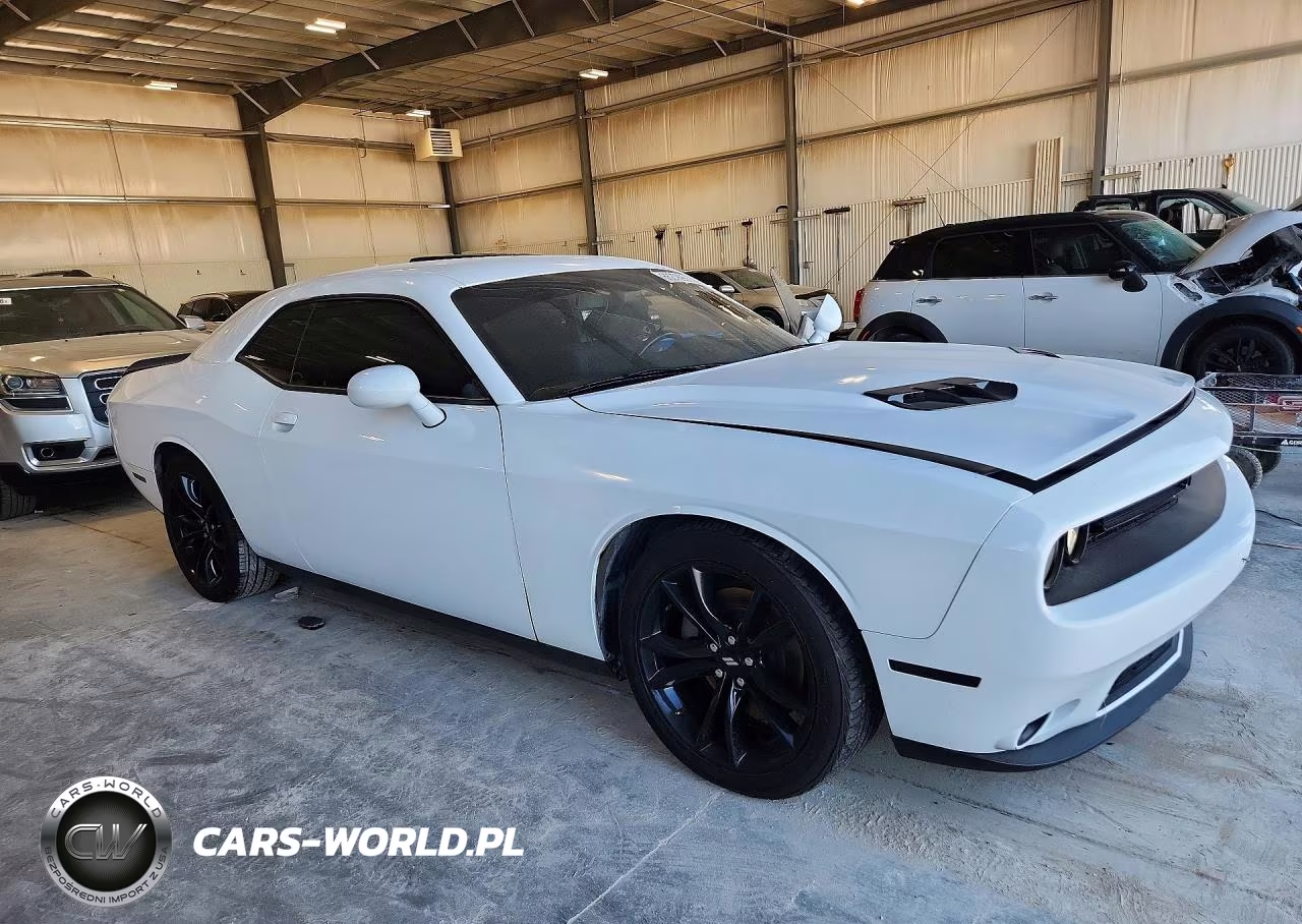 2018 Dodge Challenger Sxt VIN:2C3CDZAG1JH183721 - 4