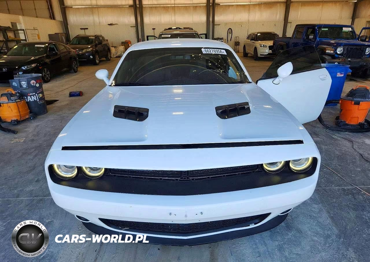 2018 Dodge Challenger Sxt VIN:2C3CDZAG1JH183721 - 5