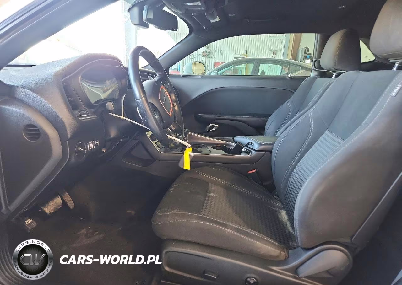 2018 Dodge Challenger Sxt VIN:2C3CDZAG1JH183721 - 7