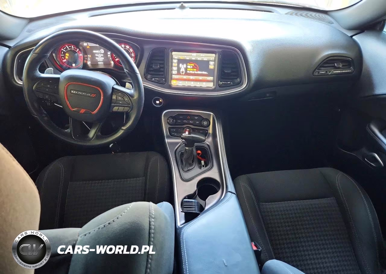 2018 Dodge Challenger Sxt VIN:2C3CDZAG1JH183721 - 8