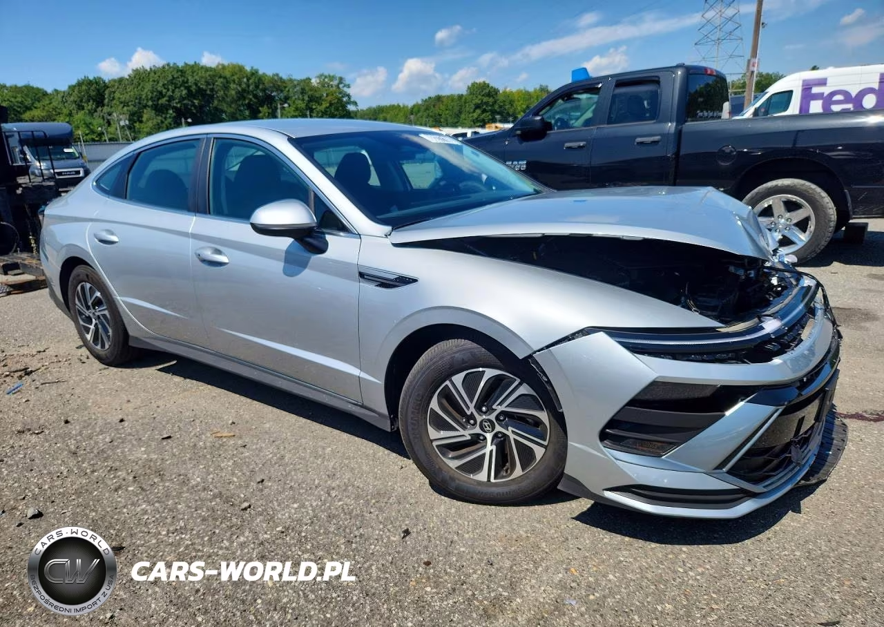 2026 Hyundai Sonata Hybrid Blue VIN:KMHL24JJ6TA156625 - 4