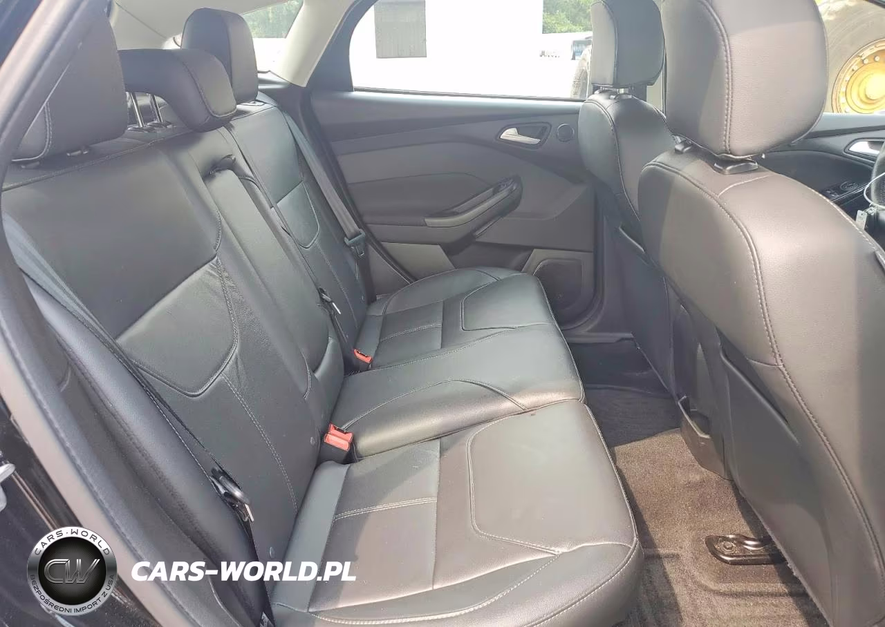 2017 Ford Focus Titanium VIN:1FADP3N20HL296369 - 11