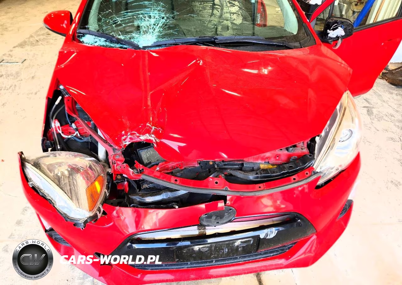 2015 Toyota Prius C Three VIN:JTDKDTB31F1585308 - 11