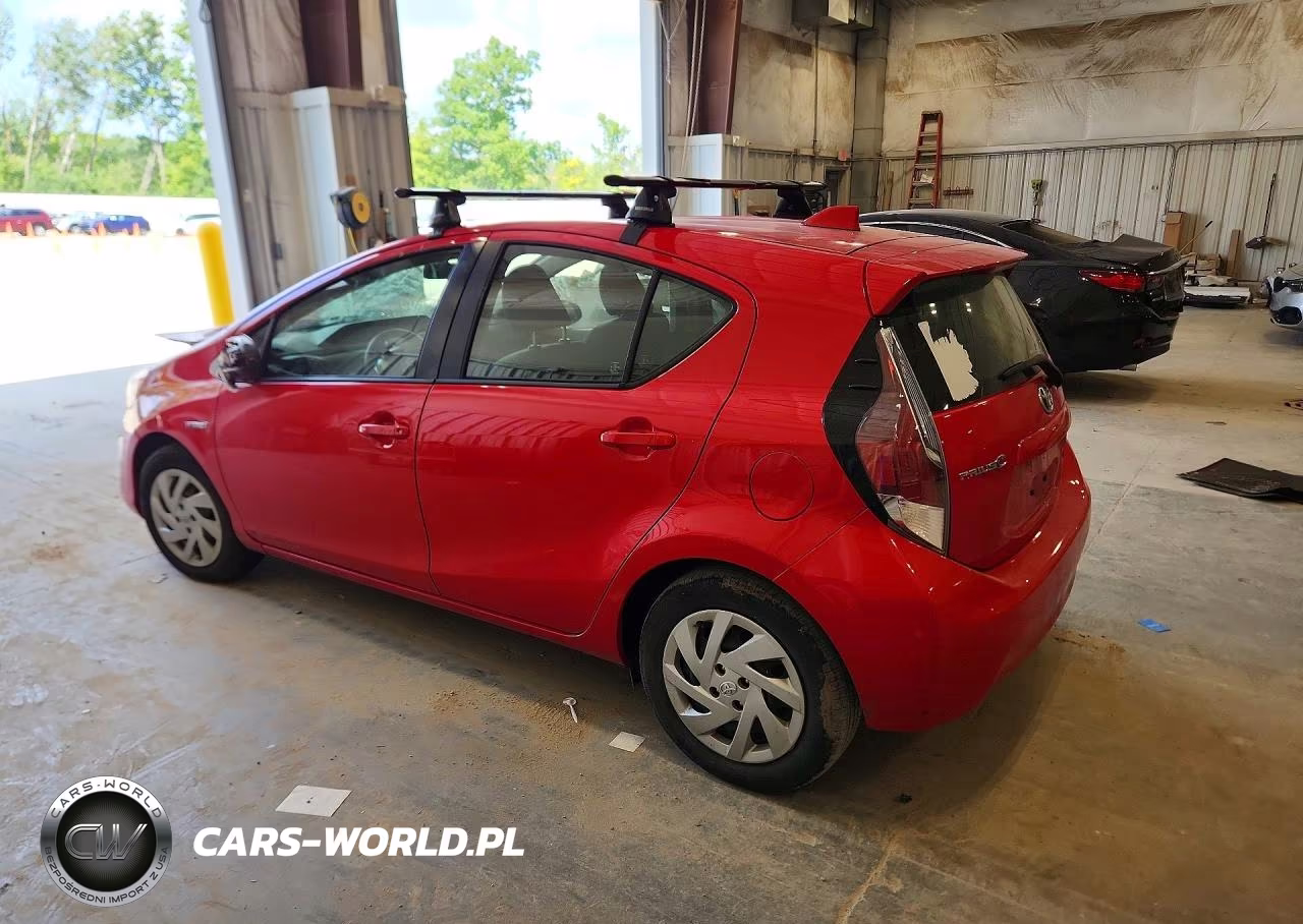 2015 Toyota Prius C Three VIN:JTDKDTB31F1585308 - 2