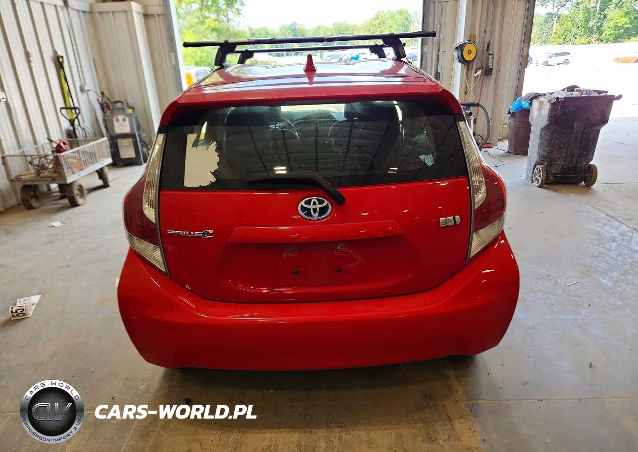 2015 Toyota Prius C Three VIN:JTDKDTB31F1585308 - 6
