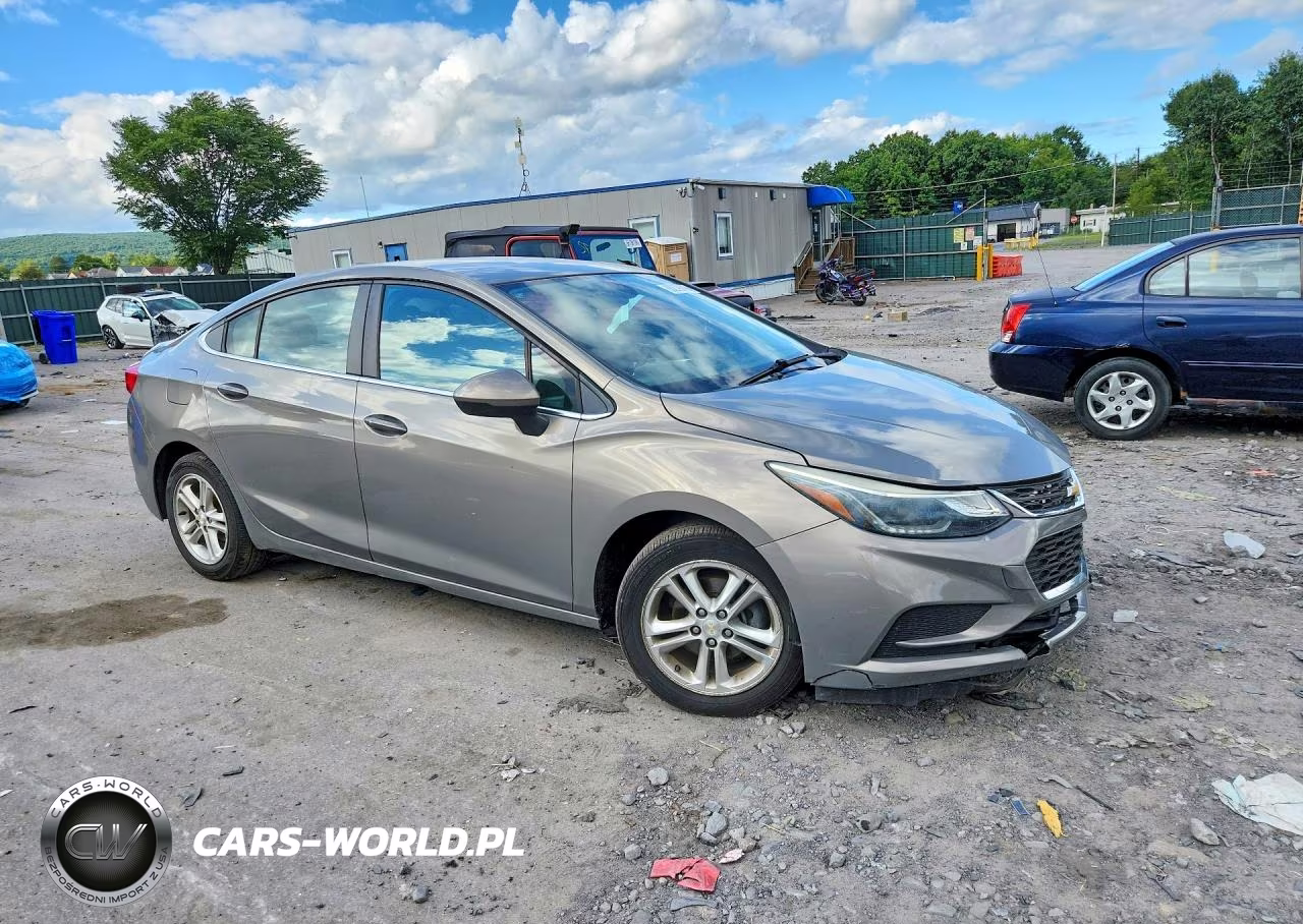2017 Chevrolet Cruze Lt VIN:1G1BE5SM5H7233147 - 4
