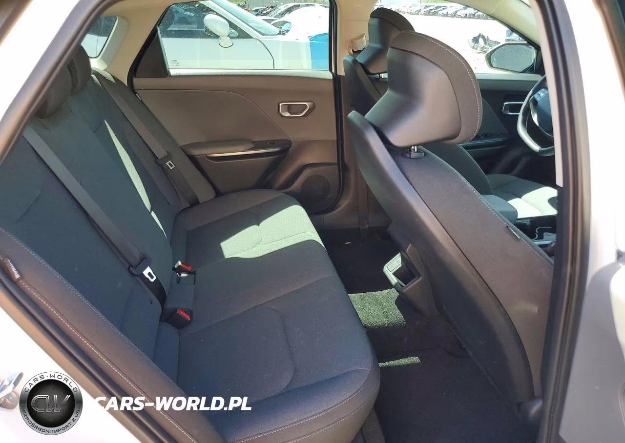 2025 Kia K4 Lx VIN:3KPFT4DE3SE181622 - 10