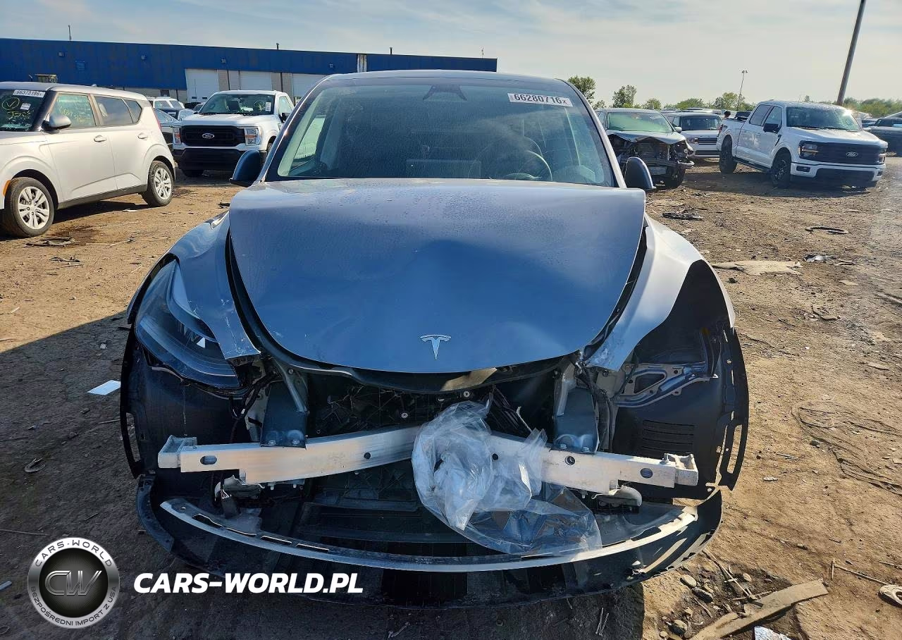 2024 Tesla Model Y VIN:7SAYGDEF6RA295901 - 5