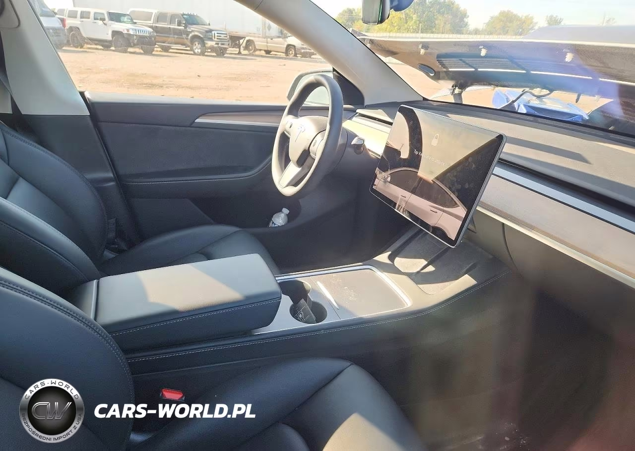 2024 Tesla Model Y VIN:7SAYGDEF6RA295901 - 9