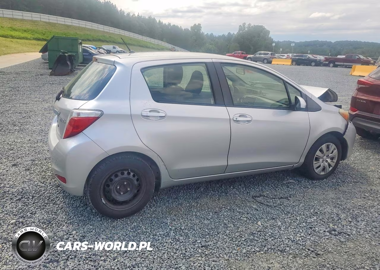 2013 Toyota Yaris 5-Door L VIN:JTDKTUD36DD563810 - 3