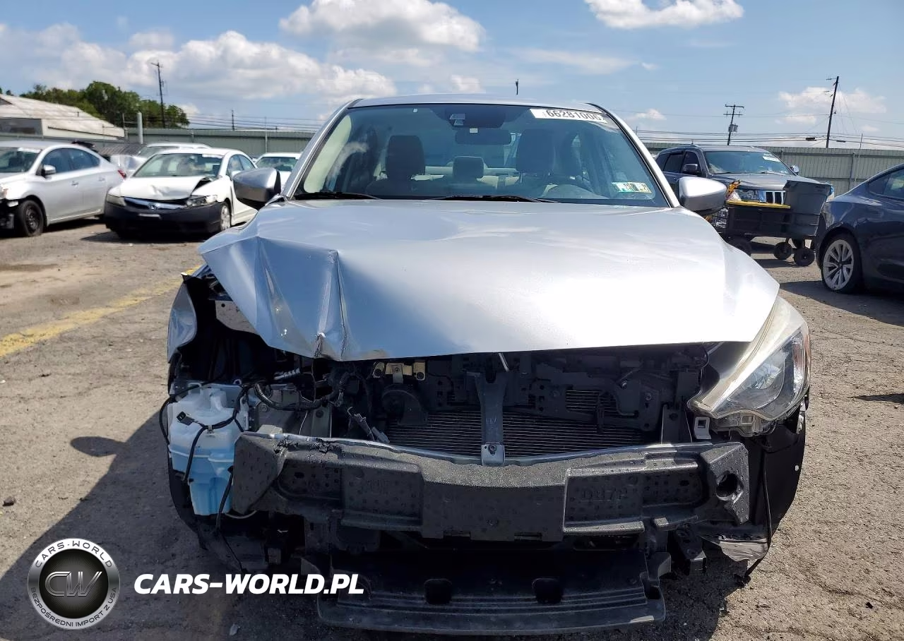 2019 Toyota Yaris Le VIN:3MYDLBYV5KY516000 - 5