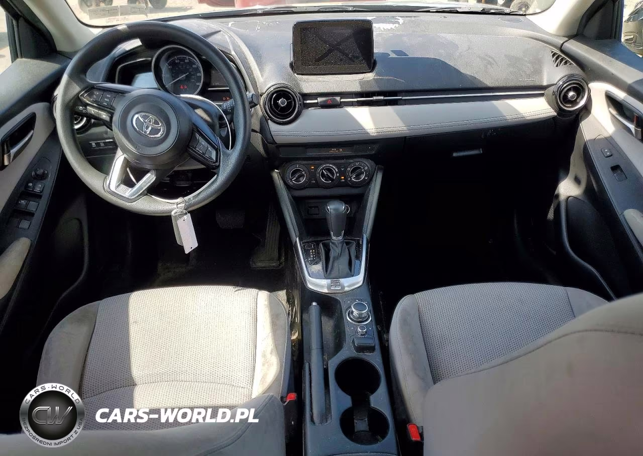 2019 Toyota Yaris Le VIN:3MYDLBYV5KY516000 - 8