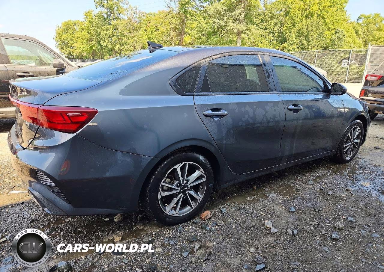 2024 Kia Forte Lxs VIN:3KPF24AD1RE755031 - 3