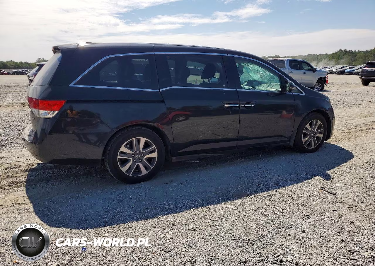 2017 Honda Odyssey Touring VIN:5FNRL5H94HB023860 - 3