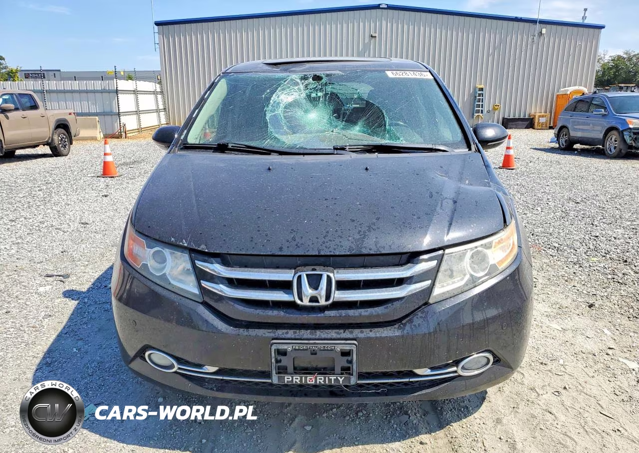 2017 Honda Odyssey Touring VIN:5FNRL5H94HB023860 - 5