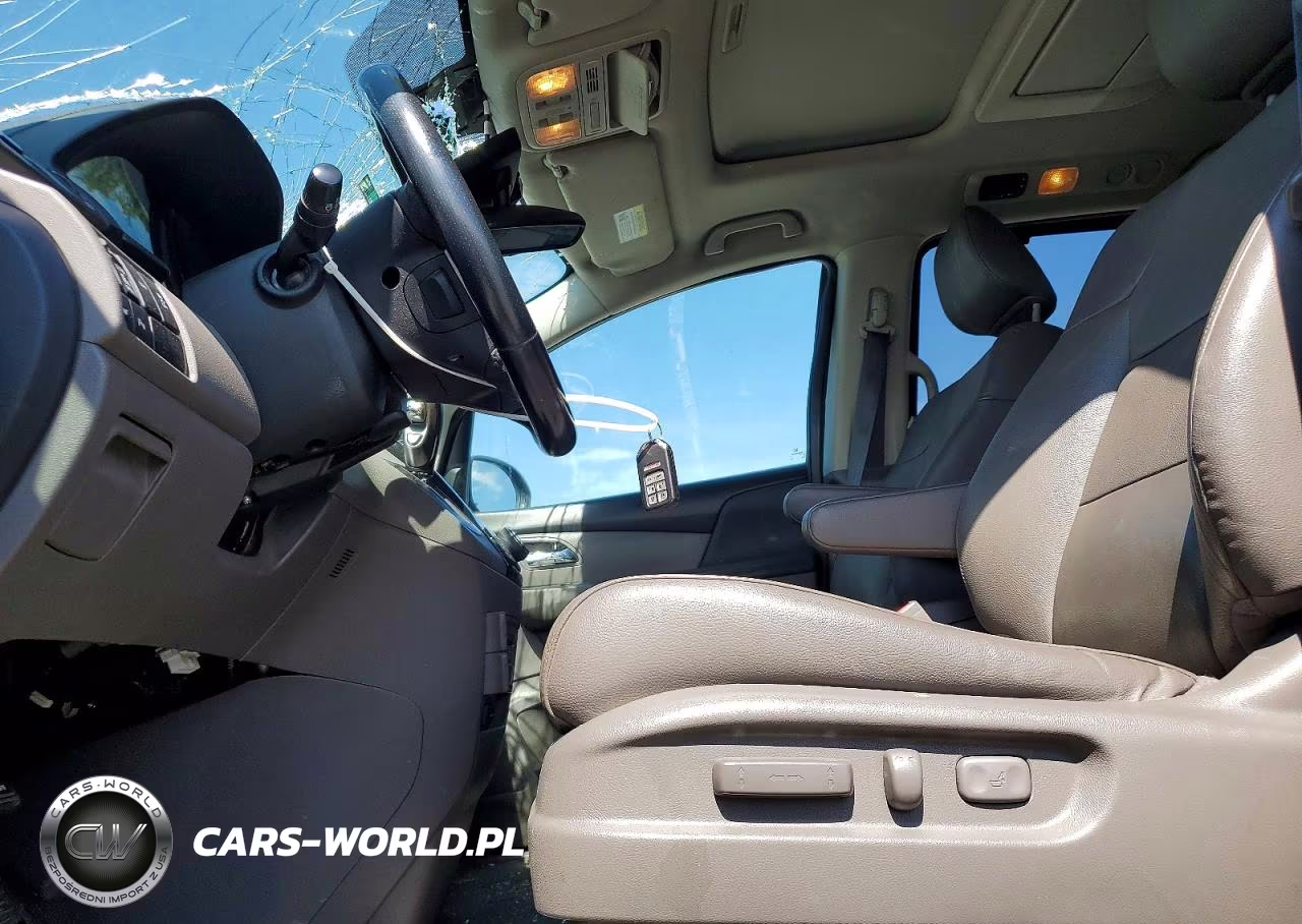 2017 Honda Odyssey Touring VIN:5FNRL5H94HB023860 - 7