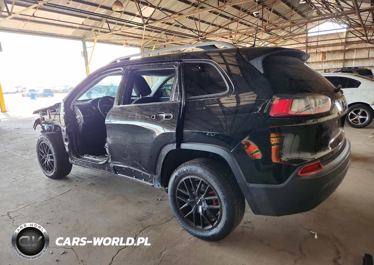 2019 Jeep Cherokee Latitude VIN:1C4PJLCB1KD392475 - 2