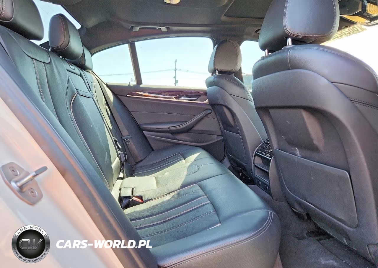 2018 BMW 530E VIN:WBAJA9C5XJB033278 - 10