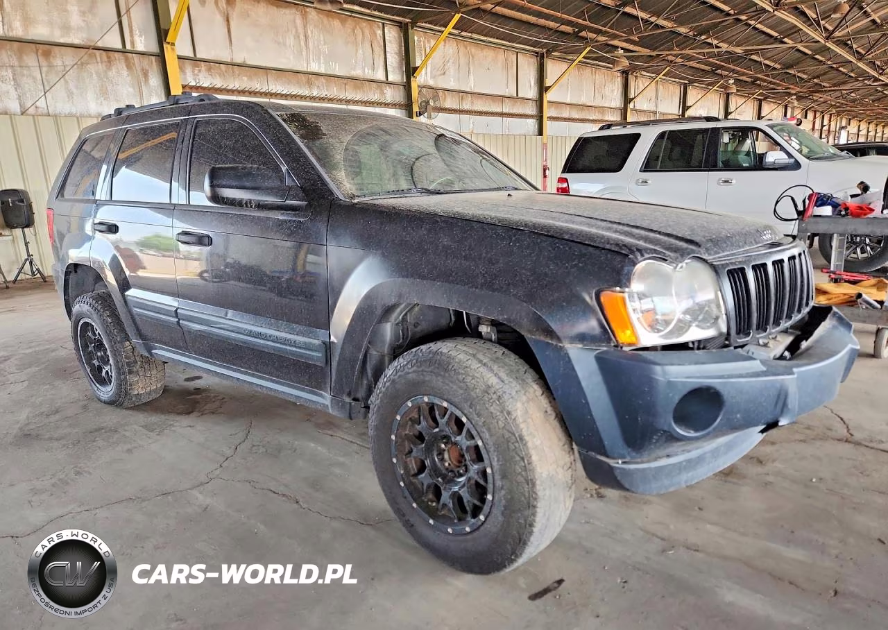 2005 Jeep Grand Cherokee Laredo VIN:1J4HS48N35C643043 - 4