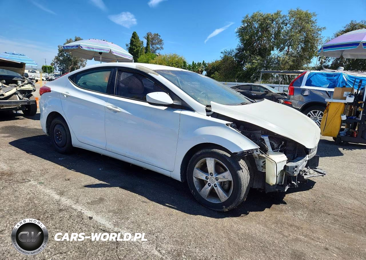 2013 Hyundai Elantra Gls VIN:5NPDH4AE9DH344561 - 4
