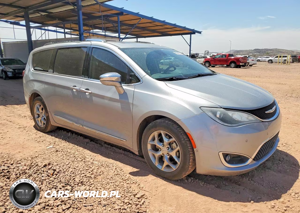 2017 Chrysler Pacifica Limited VIN:2C4RC1GG8HR748763 - 4
