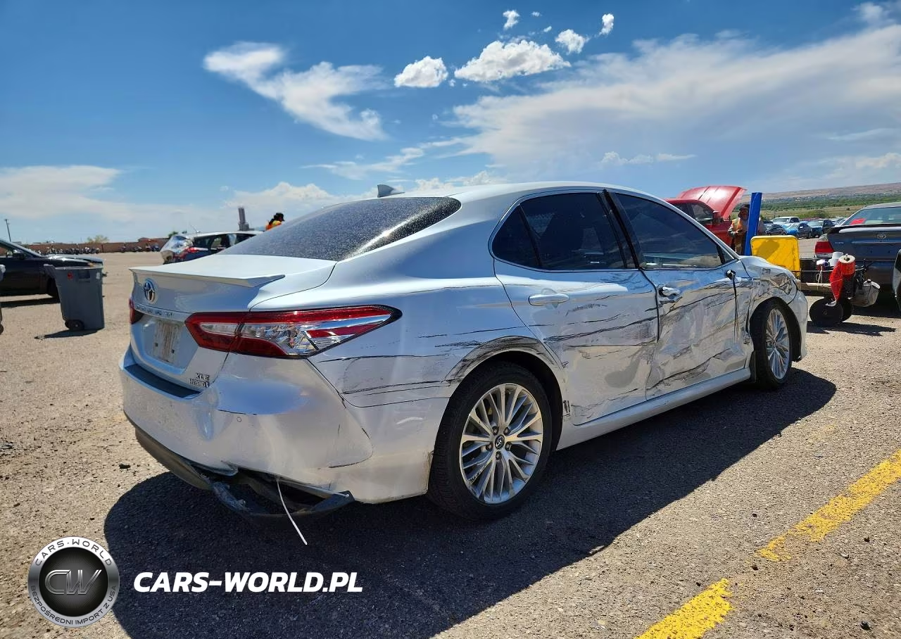 2018 Toyota Camry Hybrid Xle VIN:4T1B21HK7JU509152 - 3