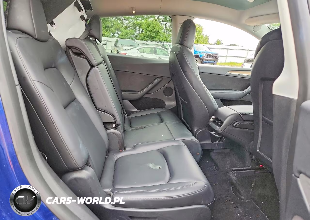 2023 Tesla Model Y VIN:7SAYGAEE3PF632482 - 10
