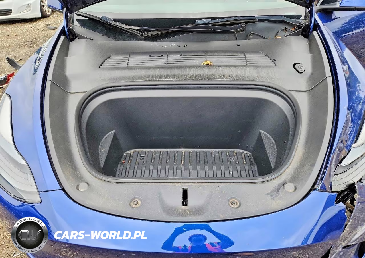 2023 Tesla Model Y VIN:7SAYGAEE3PF632482 - 11