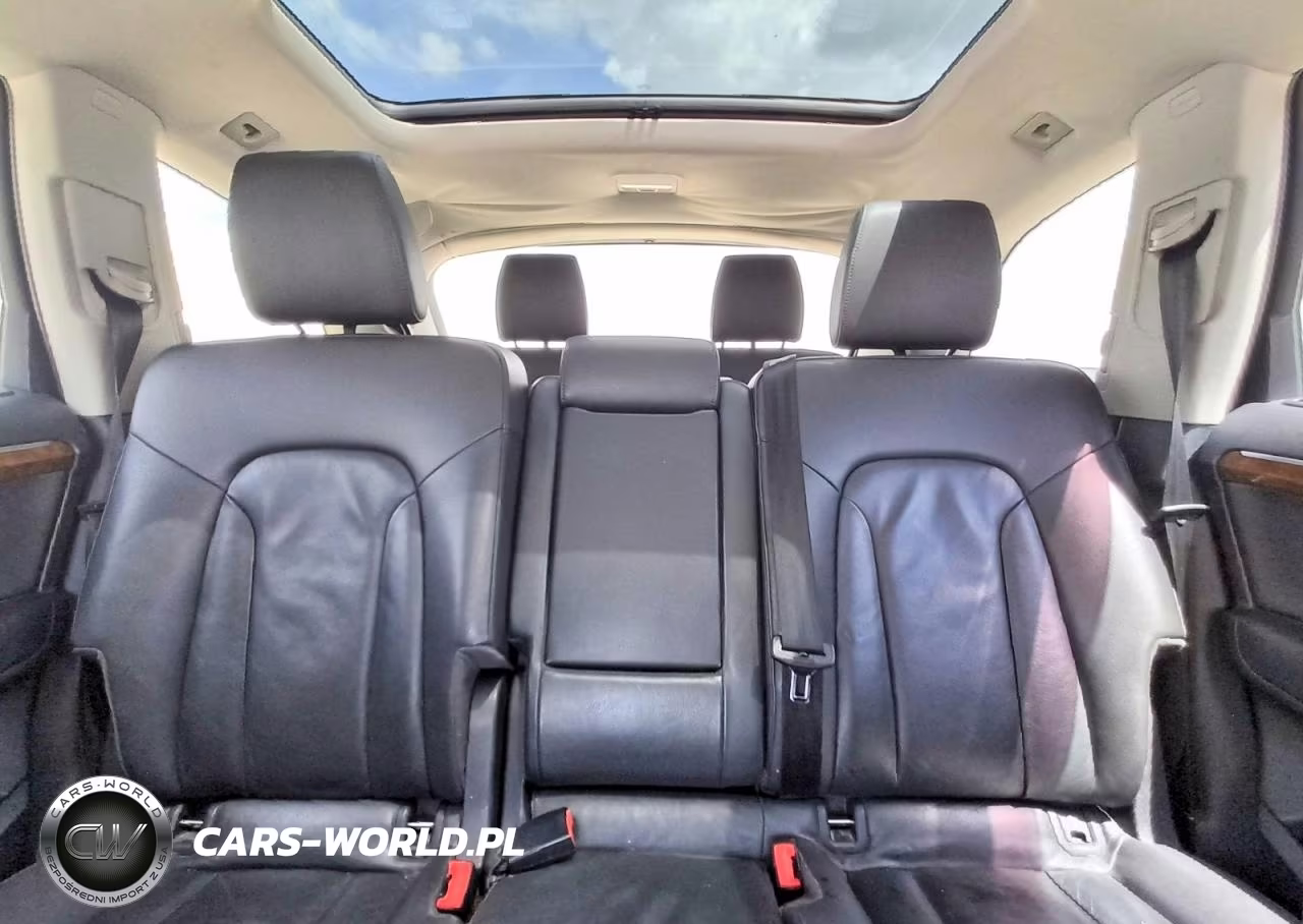 2015 Audi Q7 Premium Plus VIN:WA1LGAFE1FD020187 - 10