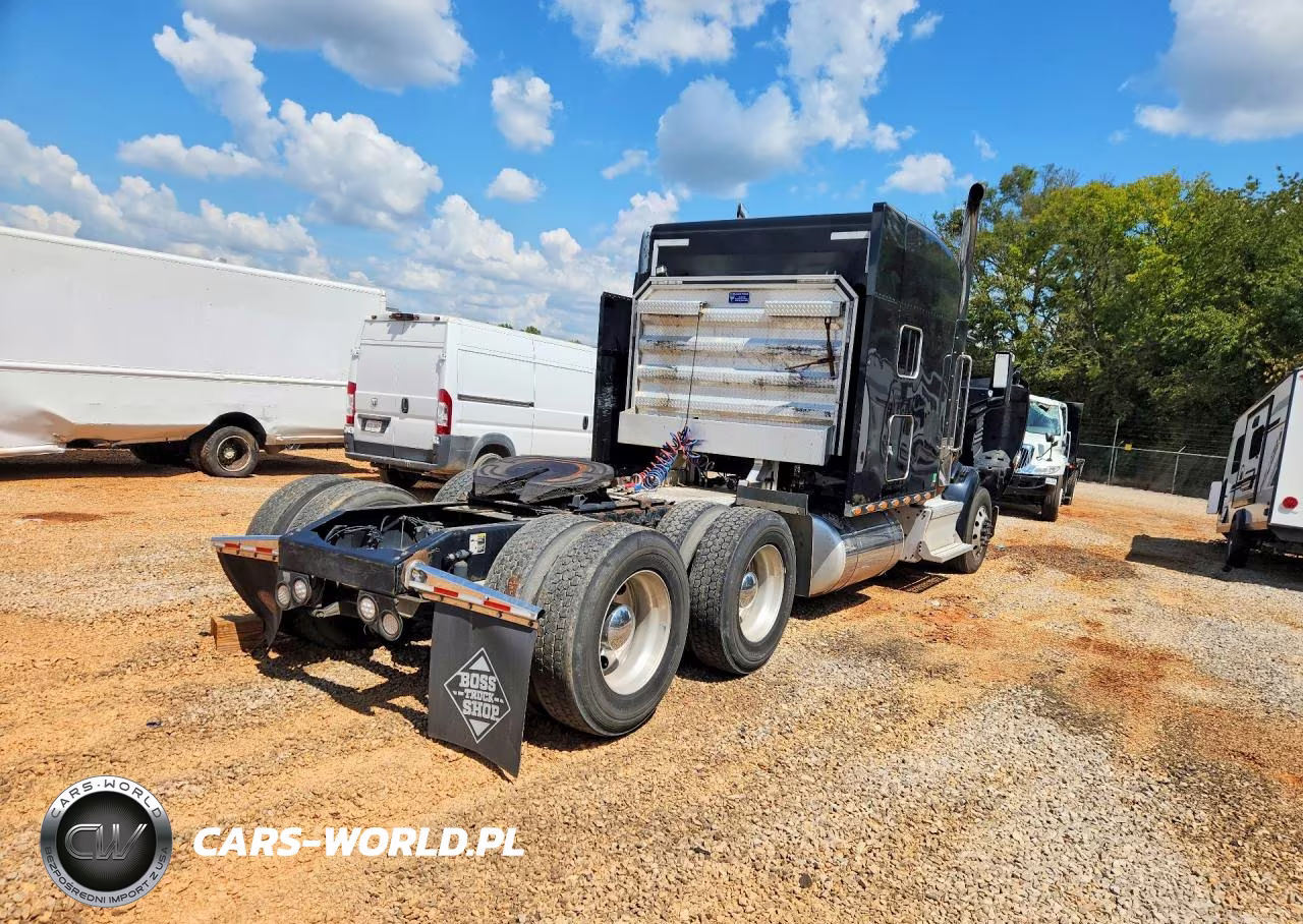 2015 Peterbilt 579 VIN:1XPBD49X5FD203731 - 3