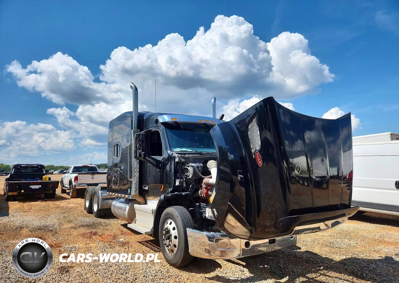 2015 Peterbilt 579 VIN:1XPBD49X5FD203731 - 4