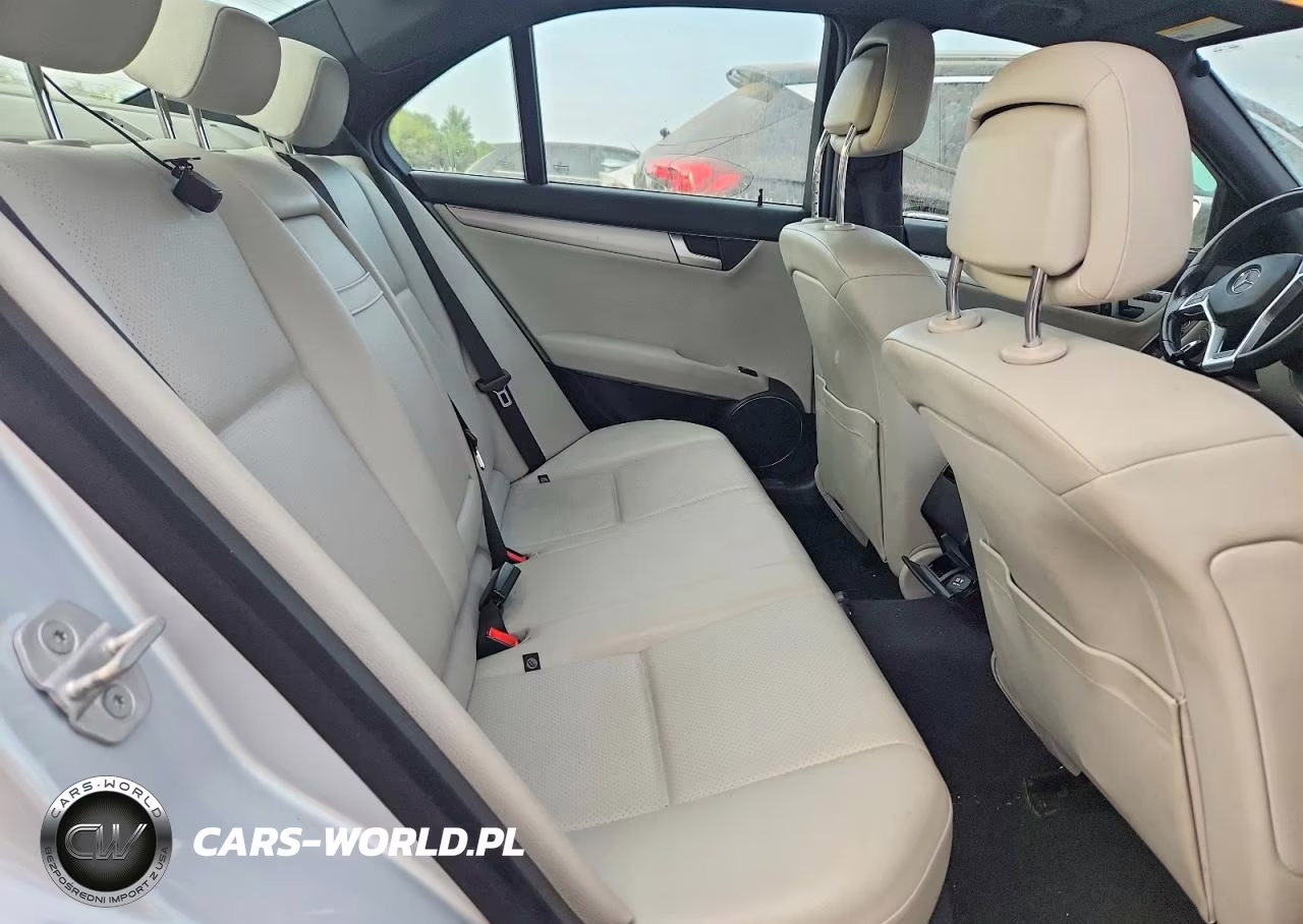 2012 Mercedes-Benz C 300 4Matic VIN:WDDGF8BB1CR240514 - 10