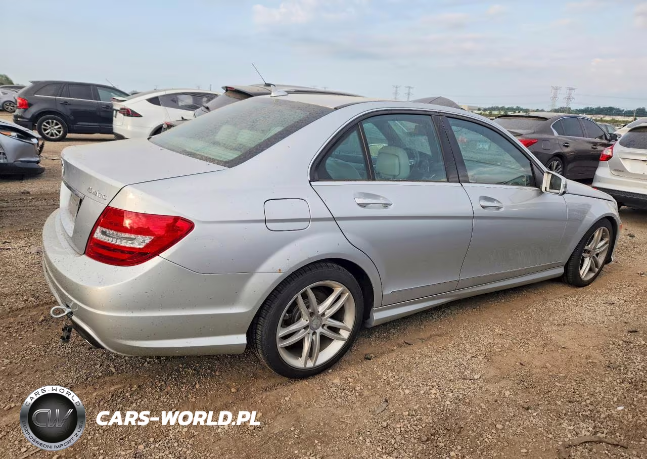 2012 Mercedes-Benz C 300 4Matic VIN:WDDGF8BB1CR240514 - 3