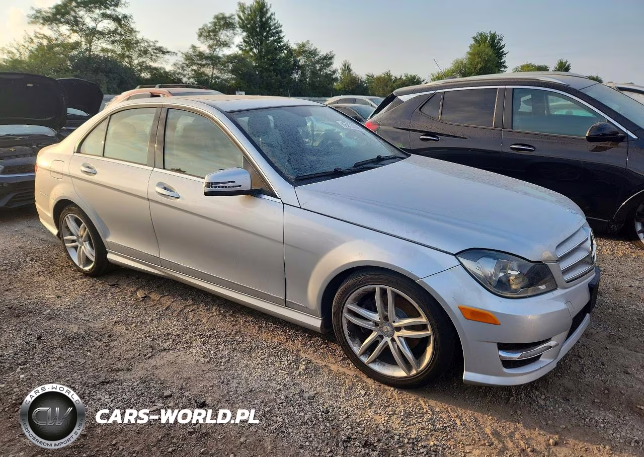 2012 Mercedes-Benz C 300 4Matic VIN:WDDGF8BB1CR240514 - 4