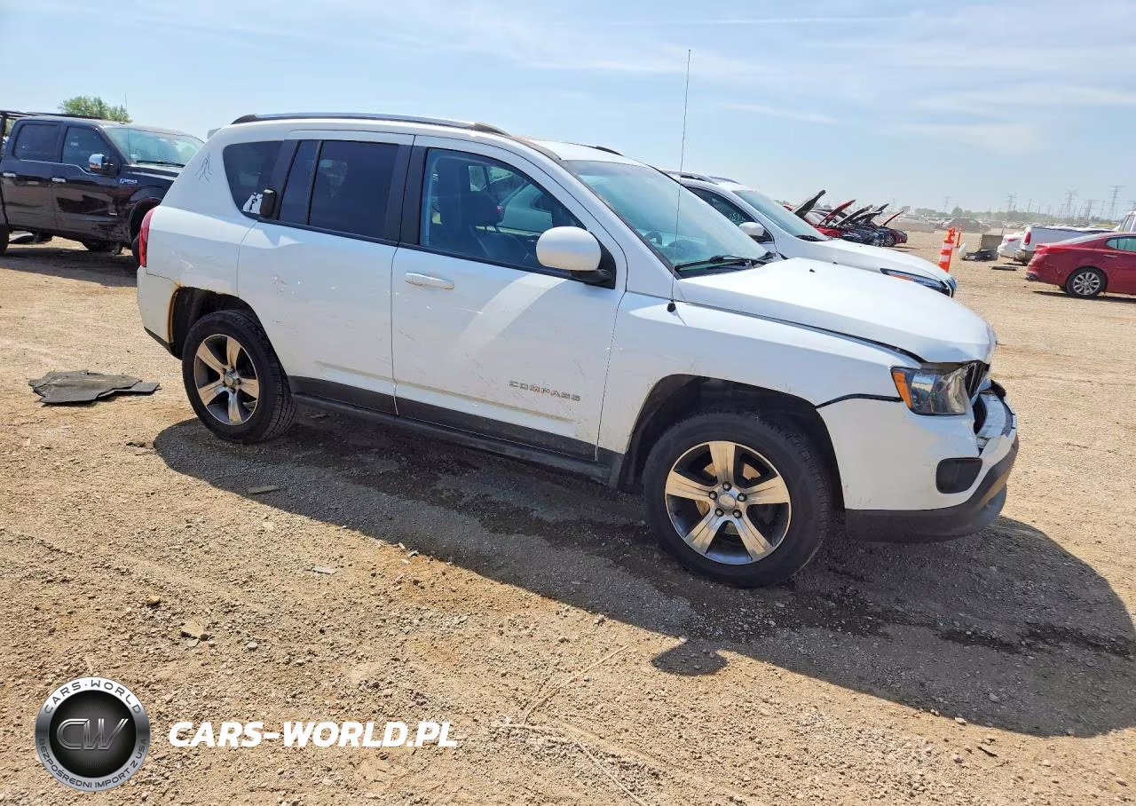2017 Jeep Compass Latitude VIN:1C4NJCEA1HD119668 - 4