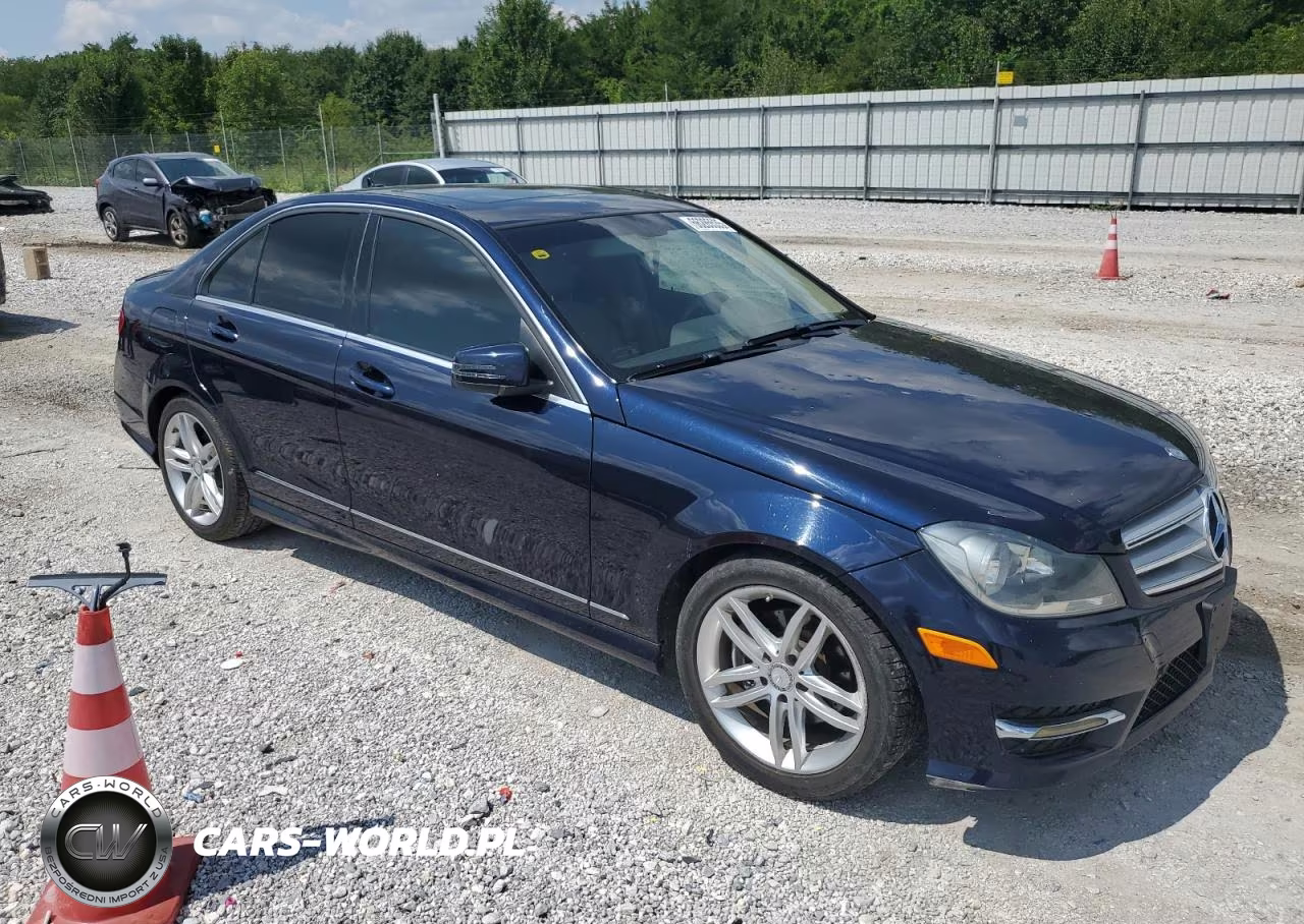 2013 Mercedes-Benz C 250 VIN:WDDGF4HB3DR296505 - 4