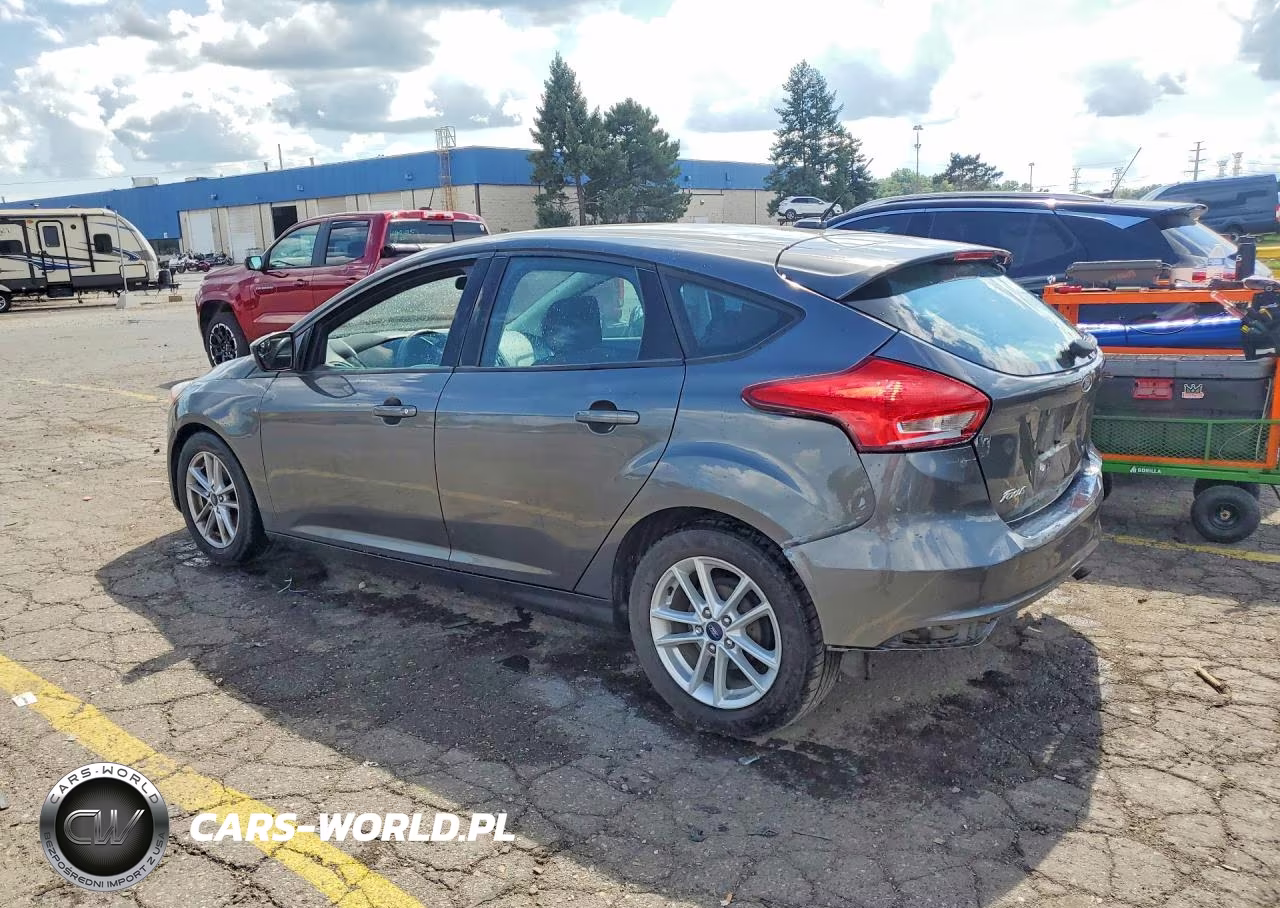 2018 Ford Focus Se VIN:1FADP3K23JL222163 - 2