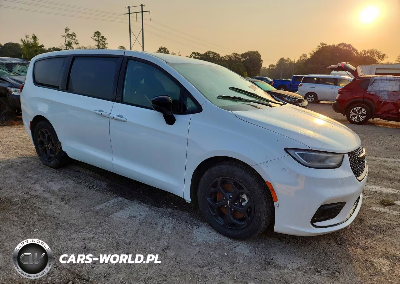 2024 Chrysler Pacifica Hybrid Select VIN:2C4RC1S71RR158428 - 4