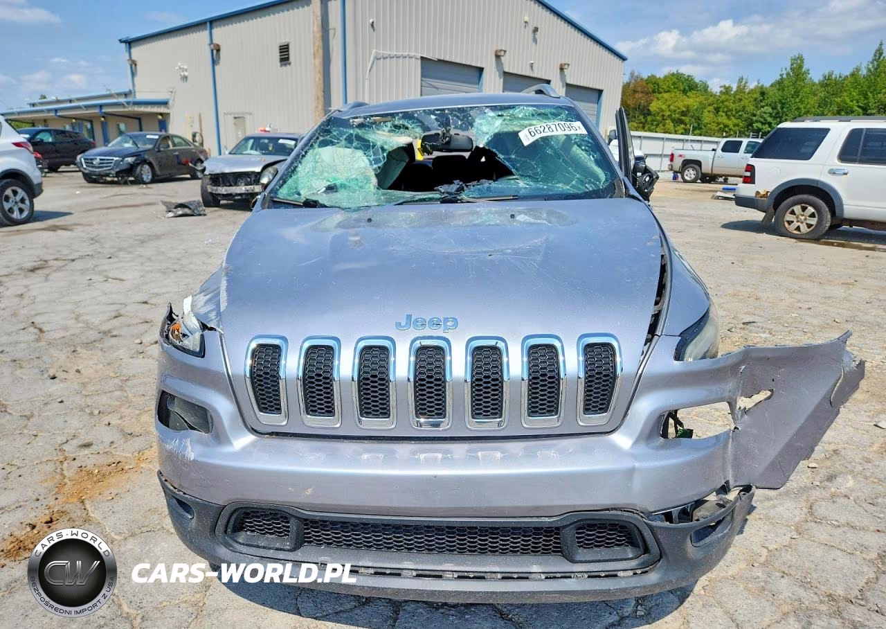 2015 Jeep Cherokee Latitude VIN:1C4PJLCB2FW793687 - 5