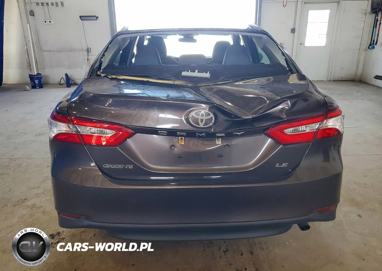 2018 Toyota Camry Le VIN:4T1B11HK6JU656193 - 6