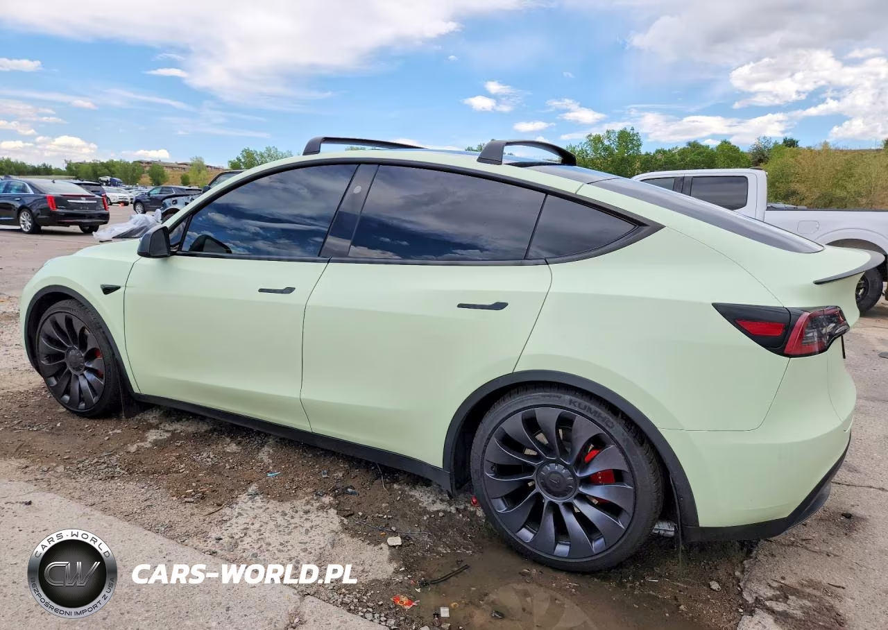 2023 Tesla Model Y VIN:7SAYGDEF8PF864716 - 2