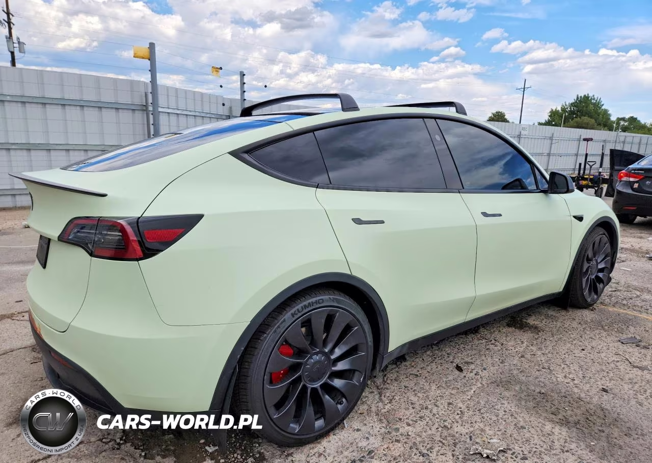 2023 Tesla Model Y VIN:7SAYGDEF8PF864716 - 3