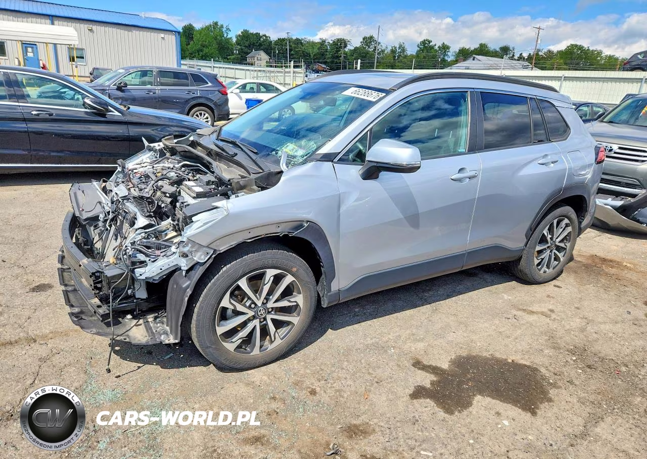 2022 Toyota Corolla Cross Xle VIN:7MUDAABG2NV033509 - 1