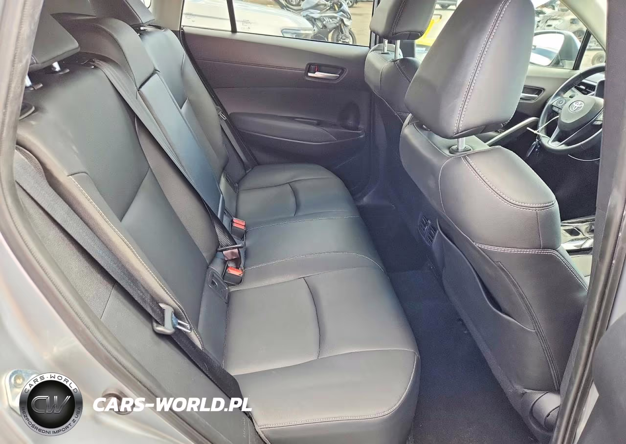 2022 Toyota Corolla Cross Xle VIN:7MUDAABG2NV033509 - 11