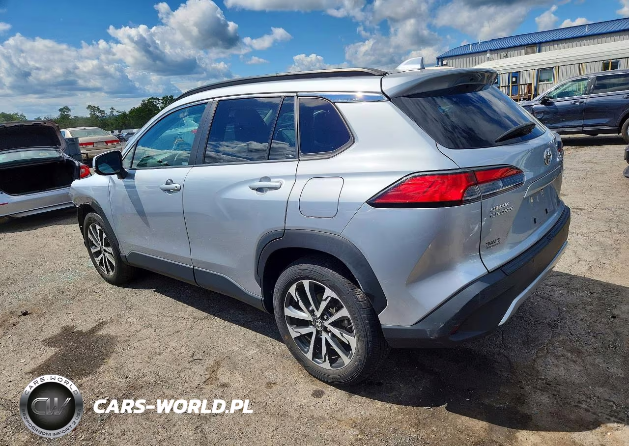2022 Toyota Corolla Cross Xle VIN:7MUDAABG2NV033509 - 2