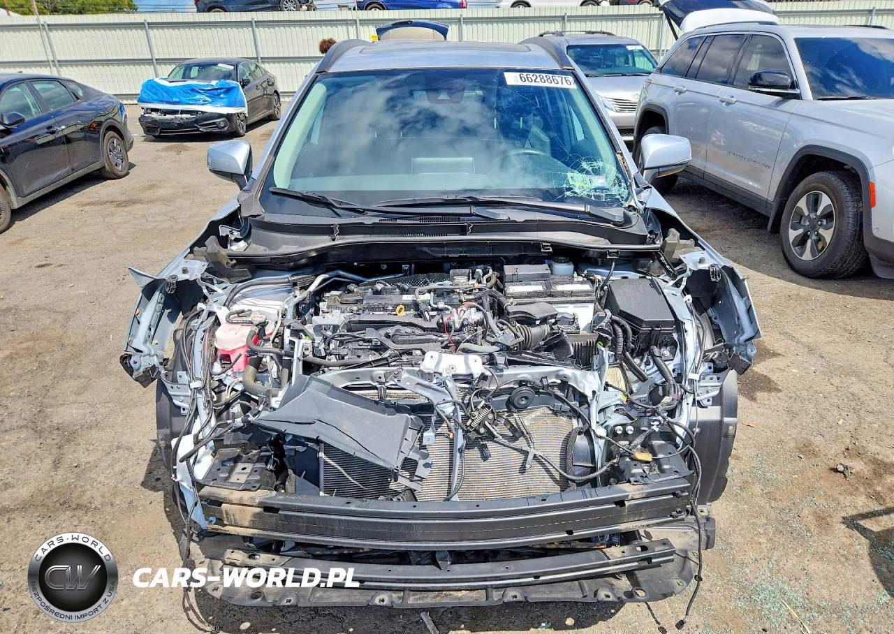 2022 Toyota Corolla Cross Xle VIN:7MUDAABG2NV033509 - 5