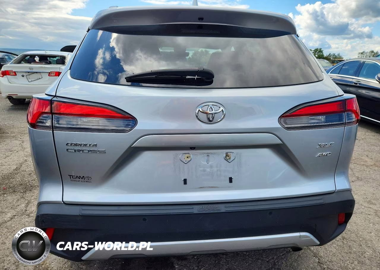 2022 Toyota Corolla Cross Xle VIN:7MUDAABG2NV033509 - 6
